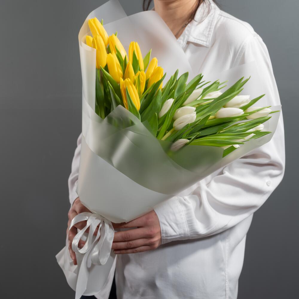 Букет «Золотые лепестки» – 25 солнечных тюльпанов для самых тёплых моментов Заволжье Нижегородская область